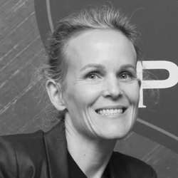 <center>Julie Avelange</center>